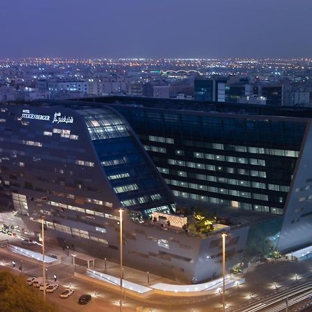 Steigenberger Residence Doha Dış mekan fotoğraf The hospital at night