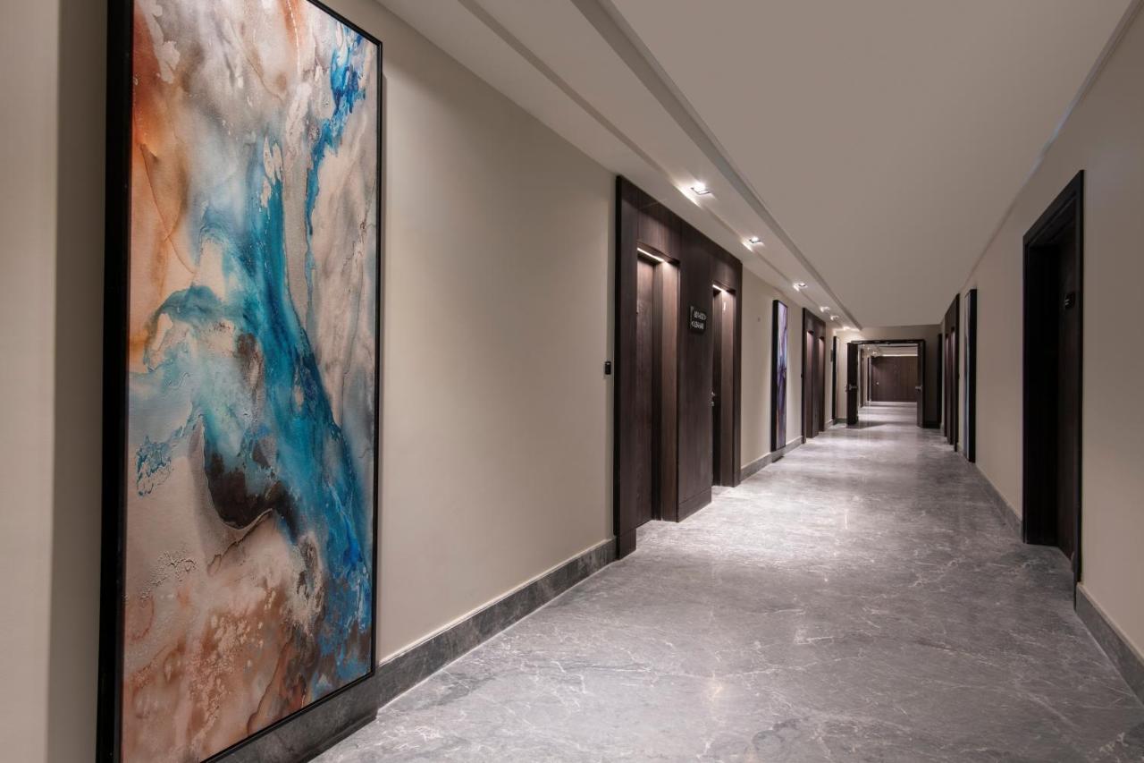 Steigenberger Residence Doha Dış mekan fotoğraf A corridor at the hotel