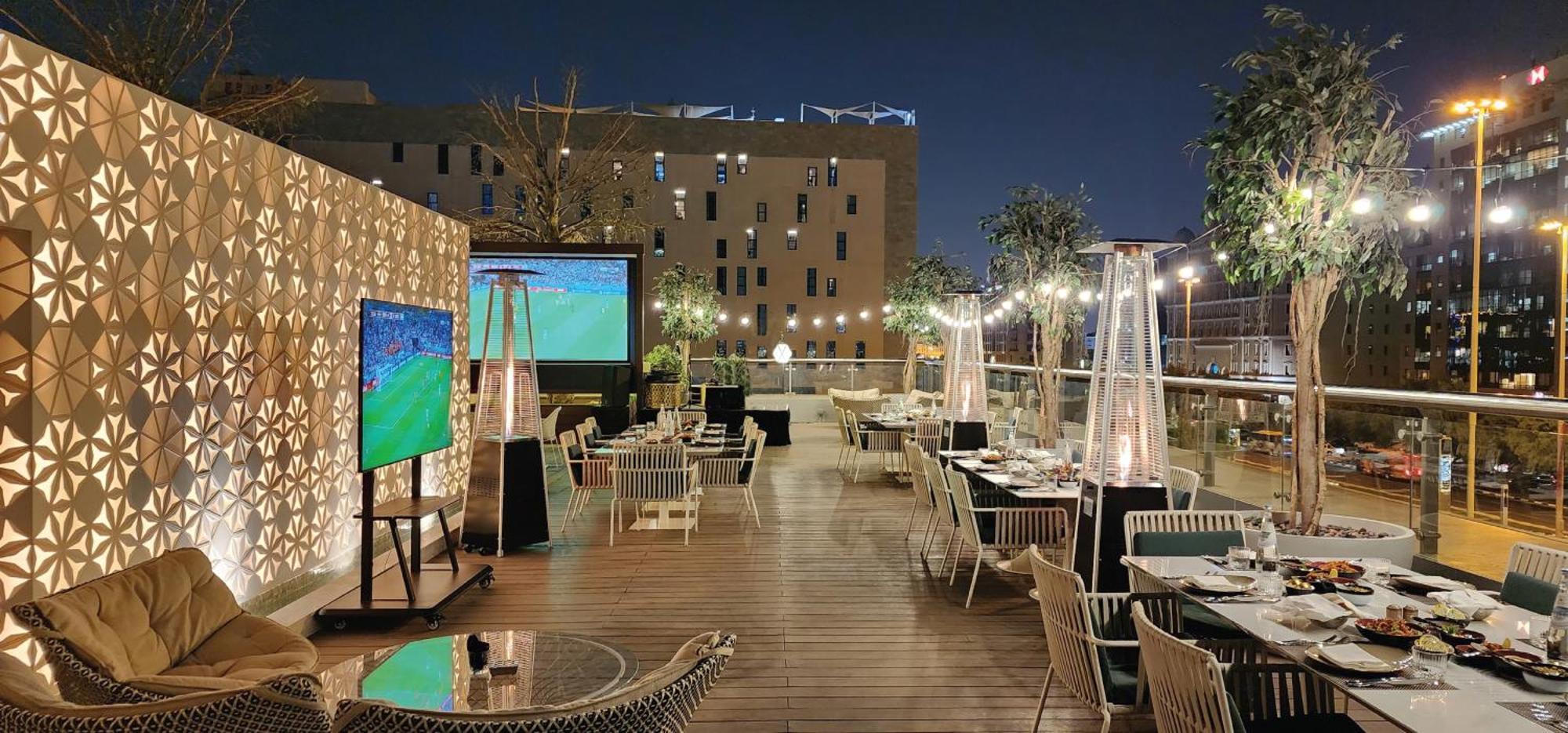 Steigenberger Residence Doha Dış mekan fotoğraf The rooftop of the hotel