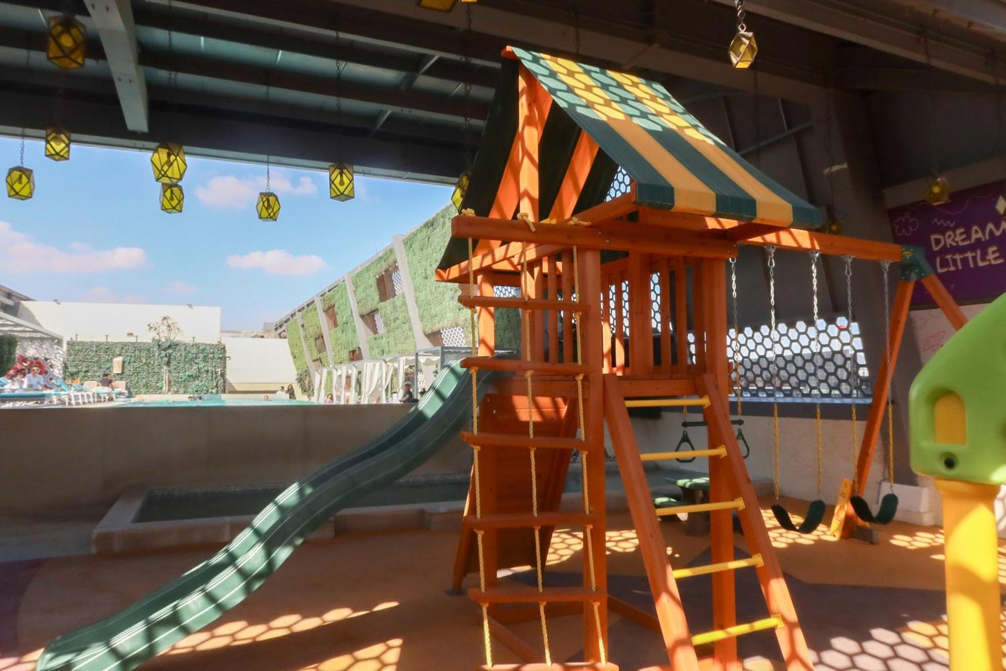 Steigenberger Residence Doha Dış mekan fotoğraf Playground at the hotel